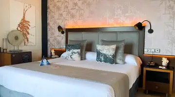 ON ALETA ROOM designed for adults