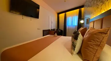 ON ALETA ROOM designed for adults