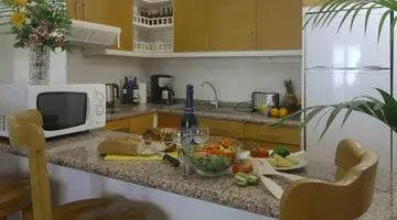 Ona Beverly Hills Suites