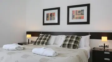 Ona Beverly Hills Suites