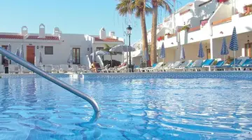 Ona Beverly Hills Suites