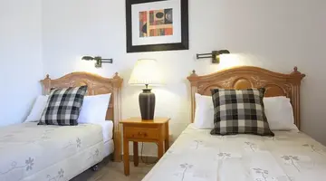 Ona Beverly Hills Suites