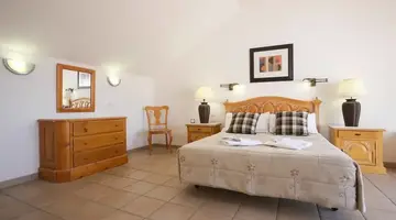 Ona Beverly Hills Suites