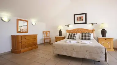 Ona Beverly Hills Suites
