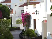 Ona Beverly Hills Suites