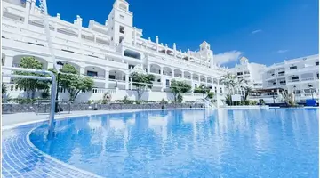 Ona Hollywood Mirage