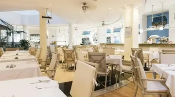Ona Hollywood Mirage