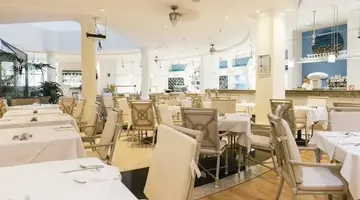 Ona Hollywood Mirage