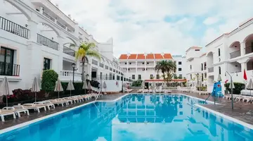 Ona Hollywood Mirage