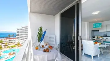 Ona Palm Beach