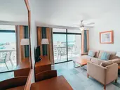Ona Palm Beach
