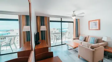 Ona Palm Beach