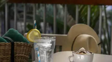 Ona Palm Beach