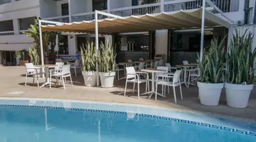 Ona Palm Beach