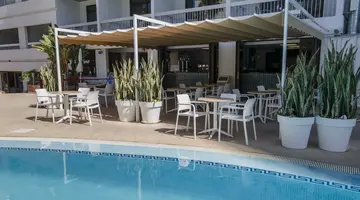 Ona Palm Beach