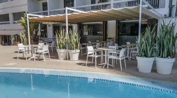 Ona Palm Beach