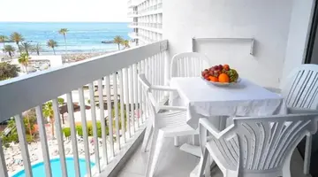 Ona Palm Beach