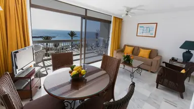 Ona Palm Beach