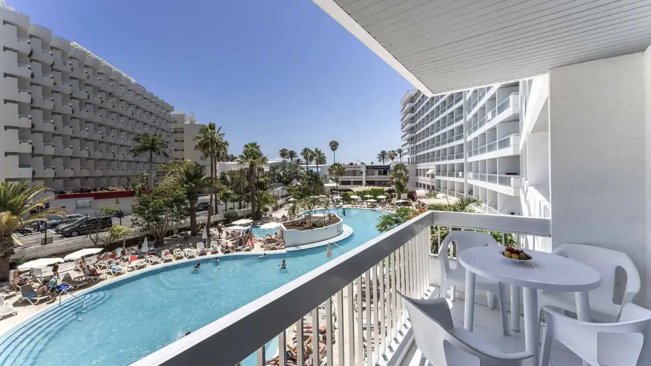 Ona Palm Beach