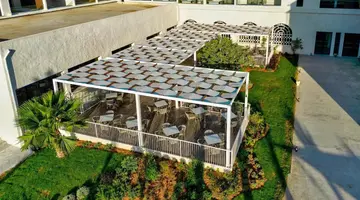 One Resort Premium