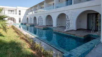One Resort Premium