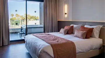 One Resort Premium