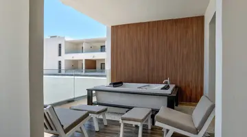 One Resort Premium