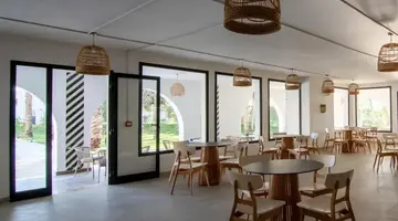 One Resort Premium