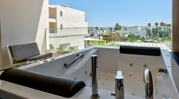 One Resort Premium