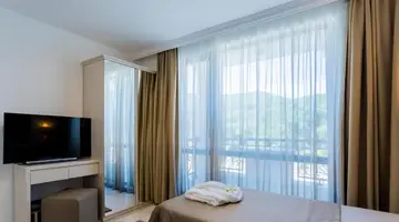 Onyx Beach Residence - Free Beach Access