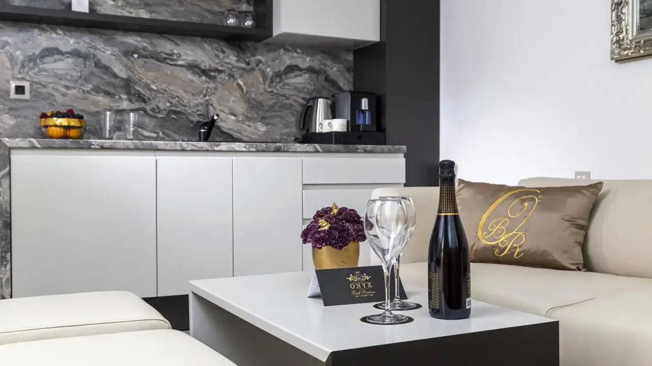 ONYX BEACH RESIDENCE