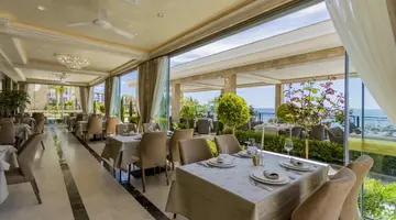 ONYX BEACH RESIDENCE