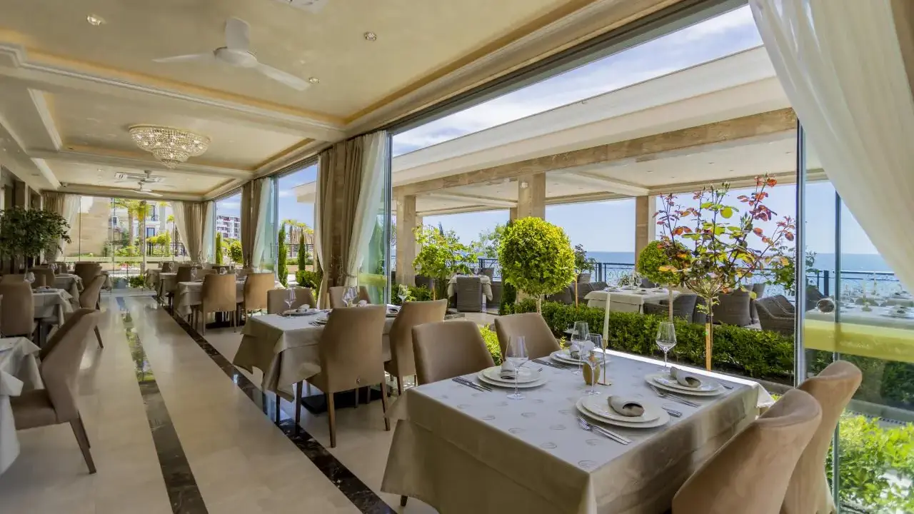 ONYX BEACH RESIDENCE