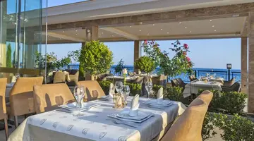 ONYX BEACH RESIDENCE