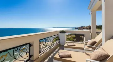 Onyx Beach Residence