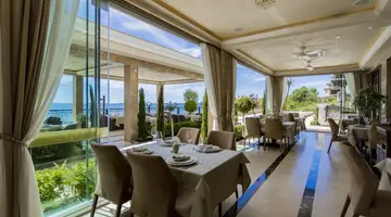ONYX BEACH RESIDENCE