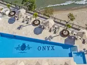 ONYX BEACH RESIDENCE