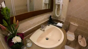 ORIENTAL RIVOLI HOTEL