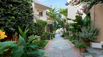Oscar Suites & Village
