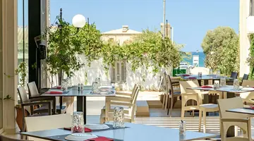 Oscar Suites & Village