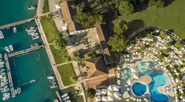 OŚRODEK TURYSTYCZNY BELVEDERE - APARTAMENTY****