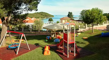 OŚRODEK TURYSTYCZNY BELVEDERE - APARTAMENTY****