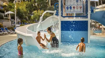 OŚRODEK TURYSTYCZNY BELVEDERE - APARTAMENTY****