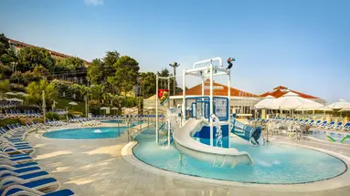 OŚRODEK TURYSTYCZNY BELVEDERE - APARTAMENTY****