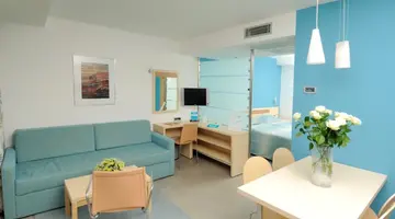 OŚRODEK TURYSTYCZNY BELVEDERE - APARTAMENTY****