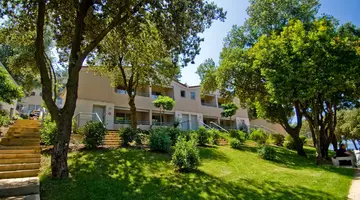 OŚRODEK TURYSTYCZNY BELVEDERE - APARTAMENTY****