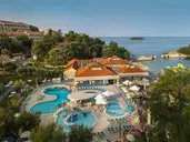 OŚRODEK TURYSTYCZNY BELVEDERE - APARTAMENTY****