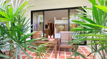 OUTRIGGER KHAO LAK BEACH RESORT (ex. MANATHAI KHAO LAK)