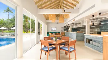 OUTRIGGER KHAO LAK BEACH RESORT (ex. MANATHAI KHAO LAK)