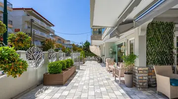 Ouzas Hotel